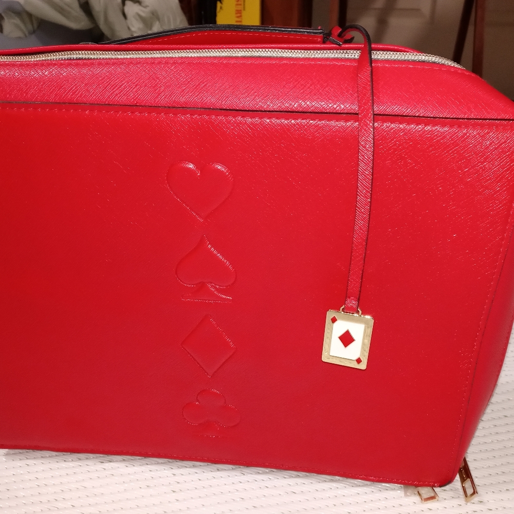 ESTÉE LAUDER